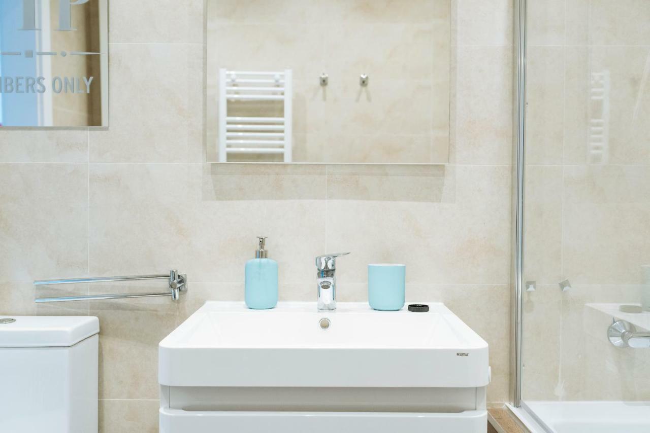 Luxury Flat 9 Near Metro Appartement Boekarest Buitenkant foto