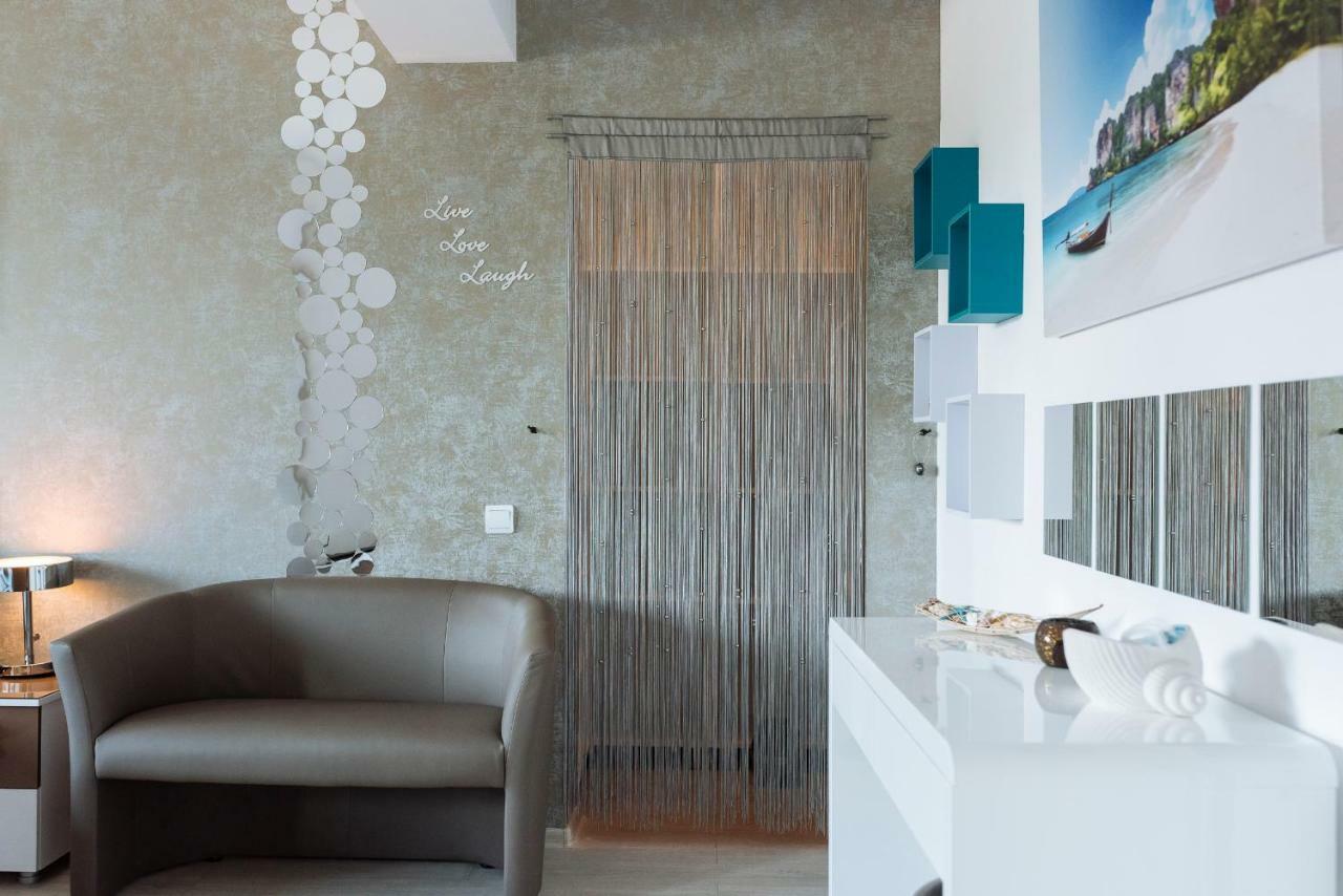 Luxury Flat 9 Near Metro Appartement Boekarest Buitenkant foto